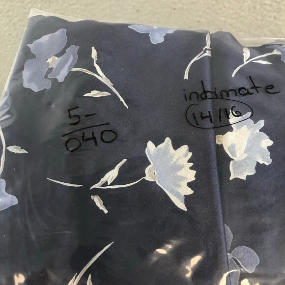 Intimate Essentials Nightgown Slip Lingerie Floral size 14/16 - Picture 11 of 11